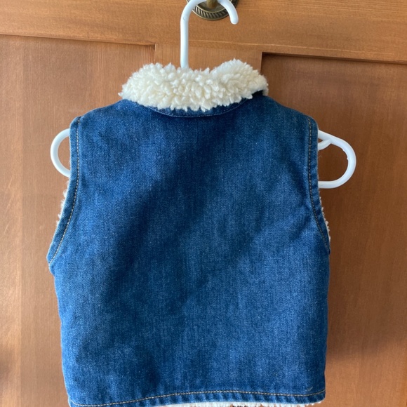 Vintage 12-24 month jean jacket with faux Sherpa lining - Picture 2 of 2
